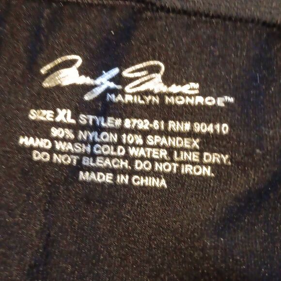 Bundle of Marilyn Monroe and Vassarette Shapers - Picture 4 of 6